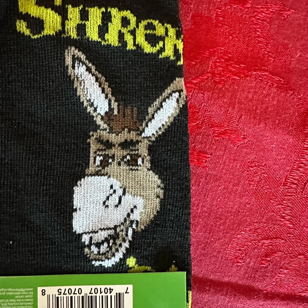 🌵3/$15 Shrek Men’s crew length socks (see description)